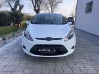 Usata Ford Fiesta 60 CV (44 kW) 2011 Bianco Utilitaria