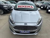 Begagnad Ford Fiesta 60 HK (44 kW) 2016 Grå Sedan