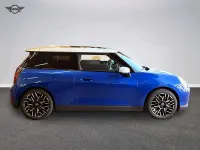 Nuova Mini Cooper SE Favoured 160 kW (218 CV) 2026 Blu/azzurro Utilitaria