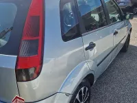 Usata Ford Fiesta Ambiente 75 CV (55 kW) 2003 Grigio Utilitaria