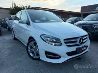Usata Mercedes B180 109 CV (80 kW) 2015 Bianco Utilitaria