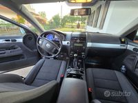 Usata VW Touareg 174 CV (127 kW) 2007 Grigio SUV