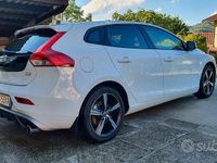 Usata Volvo V40 150 CV (110 kW) 2018 Bianco Berlina