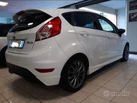 Usata Ford Fiesta ST-Line 75 CV (55 kW) 2017 Bianco Berlina