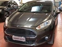 Usata Ford Fiesta Titanium 101 CV (74 kW) 2016 Grigio Berlina