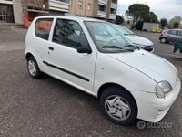 Usata Fiat 600 54 CV (39 kW) 2004 Bianco Berlina