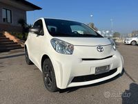 Usata Toyota iQ Sol 67 CV (49 kW) 2010 Bianco Utilitaria