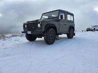 Usata Land Rover Defender 122 CV (89 kW) 2000 Verde Station wagon