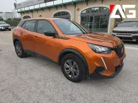 Usata Peugeot 2008 Active 102 CV (75 kW) 2023 Arancione SUV