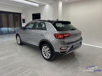 Usata VW T-Roc Life 116 CV (85 kW) 2024 Grigio SUV