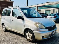Usata Toyota Yaris Verso Luna 75 CV (55 kW) 2002 Argento Monovolume