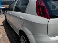 Usata Fiat Grande Punto 69 CV (50 kW) 2011 Bianco Utilitaria