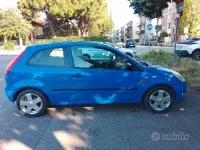 Usata Ford Fiesta 75 CV (55 kW) 2003 Blu Utilitaria