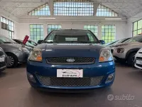 Usata Ford Fiesta Ghia 68 CV (50 kW) 2007 Bluazzurro Utilitaria