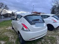 Usata Lancia Ypsilon Gold 69 CV (50 kW) 2016 Bianco Utilitaria