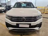 Usata VW Tiguan R-line 150 CV (110 kW) 2023 Bia SUV