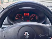 Usata Renault Clio II 68 CV (50 kW) 2006 Grigio Utilitaria