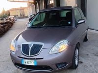 Usata Lancia Ypsilon 75 CV (55 kW) 2009 Viola Utilitaria