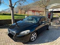 Second-hand Volvo V40 Kinetic 115 CP (84 kW) 2012 Negru Hatchback