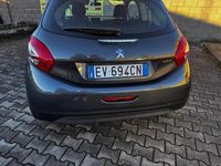 Usata Peugeot 208 67 CV (49 kW) 2014 Grigio Utilitaria