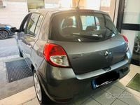 Usata Renault Clio II 72 CV (52 kW) 2010 Grigio Berlina