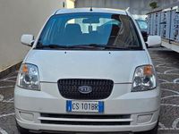 Usata Kia Picanto 61 CV (44 kW) 2005 Bianco Utilitaria