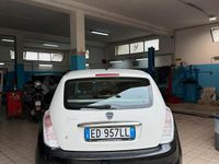 Usata Lancia Ypsilon 69 CV (50 kW) 2015 Nero Utilitaria