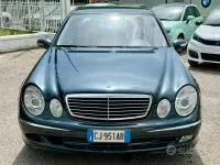 Usata Mercedes E270 Avantgarde 177 CV (130 kW) 2004 Blu Berlina