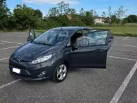 Usata Ford Fiesta 60 CV (44 kW) 2011 Blu Berlina