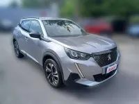 Usata Peugeot 2008 Allure 102 CV (75 kW) 2023 Argento metallizzato SUV