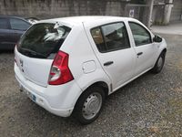 Gebraucht Dacia Sandero 72 PS (52 kW) 2010 Weiß Limousine
