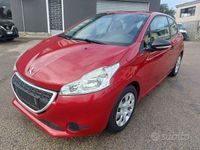 Usata Peugeot 208 68 CV (50 kW) 2014 Bordeaux Utilitaria