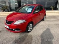 Usata Lancia Ypsilon Gold 95 CV (69 kW) 2017 Rosso Utilitaria