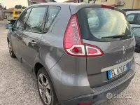 Usata Renault Scénic 110 CV (80 kW) 2012 Grigio Monovolume