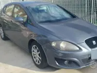Usata Seat Leon 105 CV (77 kW) 2011 Grigio Utilitaria