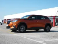Usata Peugeot 2008 Active 131 CV (96 kW) 2023 Orange fusion SUV