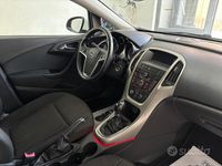 Usata Opel Astra Cosmo 110 CV (80 kW) 2012 Bianco Berlina