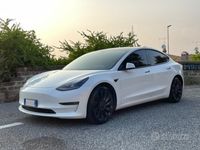 usata Tesla Model 3 performance