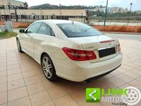 Usata Mercedes E250 Avantgarde 204 CV (150 kW) 2010 Bianco Coupé