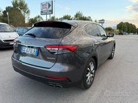 Begagnad Maserati Levante GranLusso 275 HK (202 kW) 2021 Grå SUV