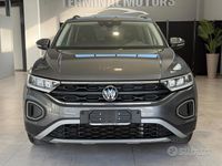 Usata VW T-Roc Life 150 CV (110 kW) 2022 Grigio SUV