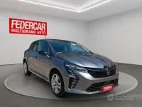 Usata Renault Clio V Evolution 101 CV (74 kW) 2024 Grigio Berlina