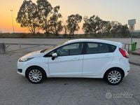 Usata Ford Fiesta 75 CV (55 kW) 2014 Bianco Utilitaria