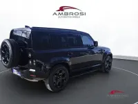 Nuova Land Rover Defender SE Dynamic 199 CV (146 kW) 2026 Nero SUV