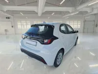 Usata Toyota Yaris Hybrid Business Edition 92 CV (67 kW) 2021 Bianco Berlina