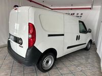 Usata Fiat Doblò Easy 105 CV (77 kW) 2021 Bianco pastello Monovolume