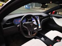 Usata Tesla Model S 158 kW (215 CV) 2019 Rosso Utilitaria