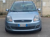 Usata Ford Fiesta 68 CV (50 kW) 2007 Blu Utilitaria
