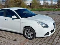 Usata Alfa Romeo Giulietta Distinctive 105 CV (77 kW) 2013 Bianco Utilitaria