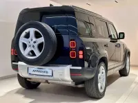 Usata Land Rover Defender SE 200 CV (147 kW) 2024 Santorini black SUV